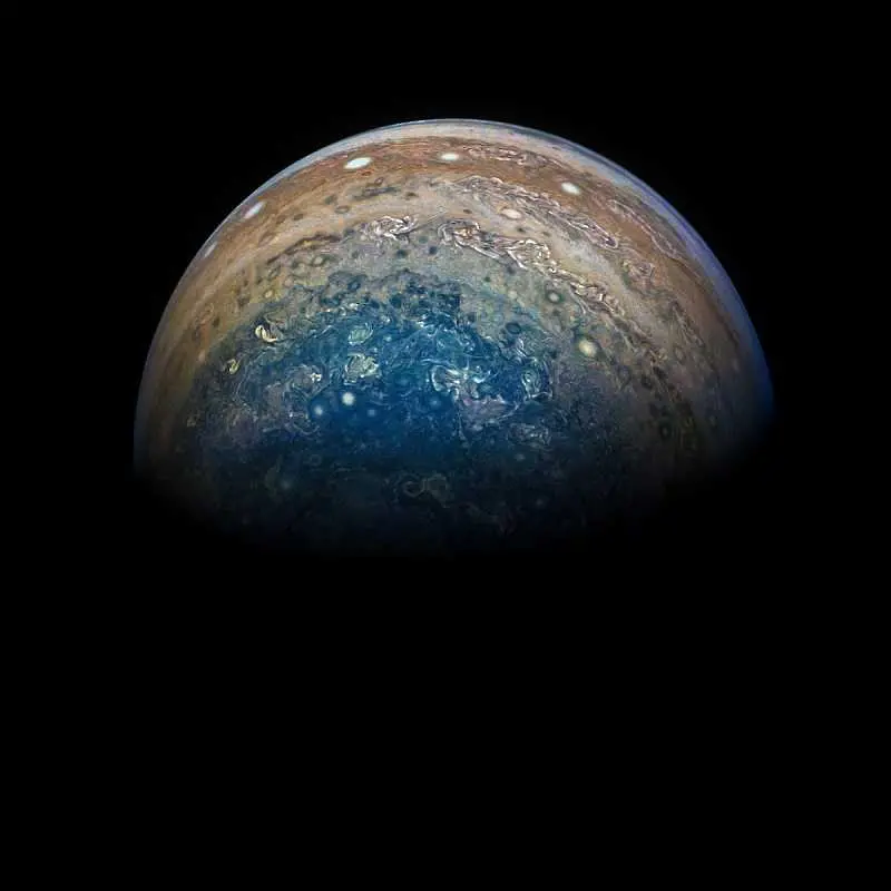 НАСА представи нови, зашеметяващи снимки на Юпитер