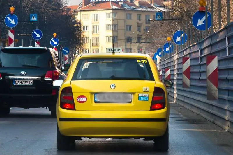Таксиджиите в София протестират за по-високи цени