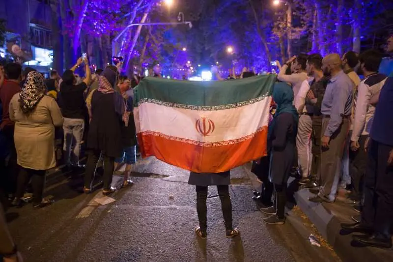 За какво протестират в Иран