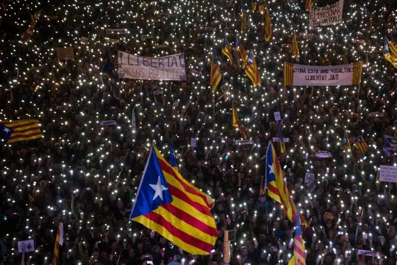 Мадрид оценява на 1 млрд. евро щетите от кризата с Каталуня