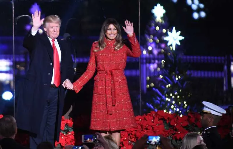 Доналд и Мелания Тръмп се включиха в проследяването на пътешествието на Дядо Коледа