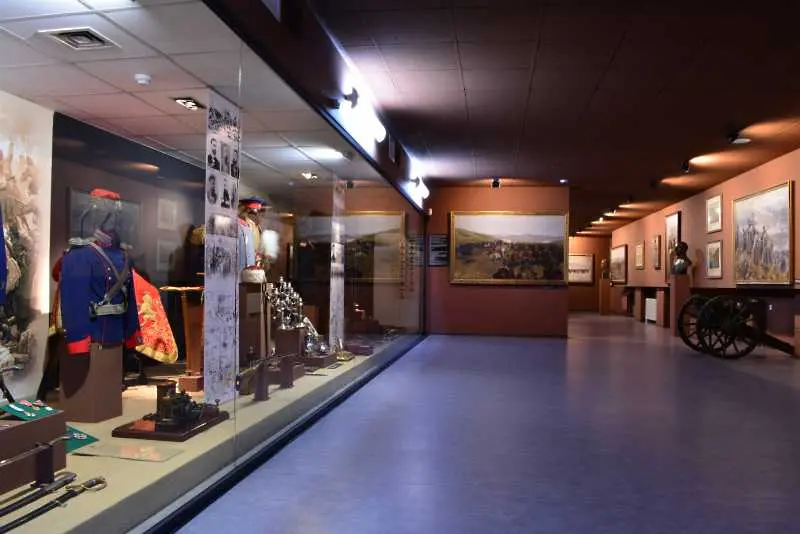Нова изложба с дарения представя Националния военноисторически музей 