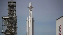 Отложиха с над час и половина изстрелването на Falcon Heavy