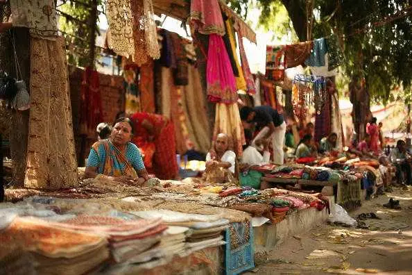 Индия въвежда свои мерки за дрехите