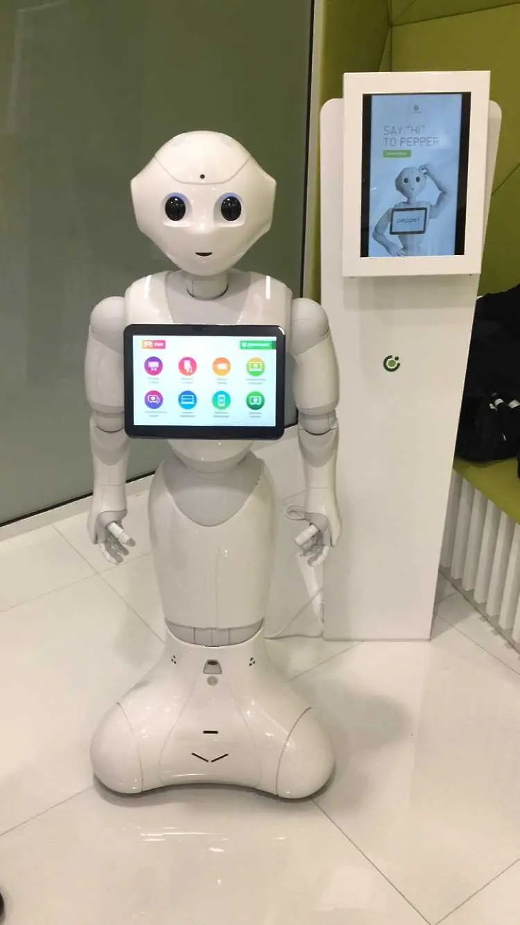 Роботът Pepper ще посреща клиенти на Банка ДСК и във Варна