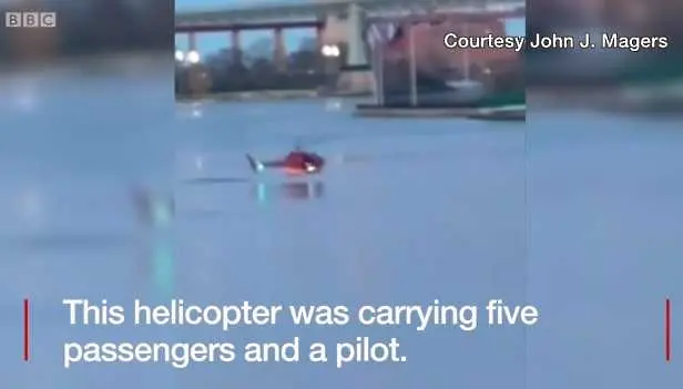 Хеликоптер падна в река в Ню Йорк, има загинали