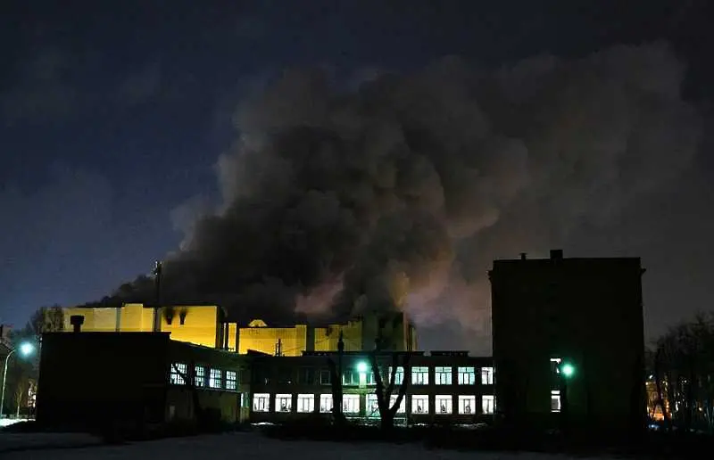 Десетки загинали и ранени при пожар в мол в Сибир
