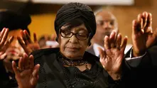 Почина бившата съпруга на Нелсън Мандела - Уини