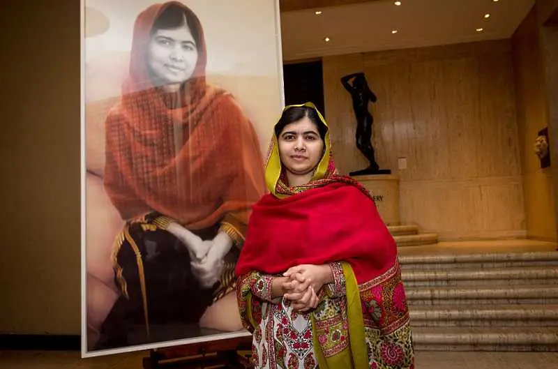 Малала Юсуфзай се върна в Пакистан за пръв път след 6 г.