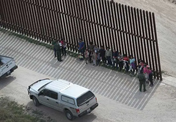 Тексас изпраща 1000 военни на границата с Мексико