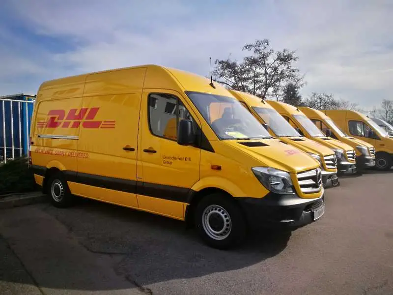 DHL България подсили автопарка си с 15 чисто нови Mercedes-Benz Sprinter