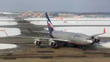 Британските власти: Претърсването на руския самолет няма връзка със случая „Скрипал“