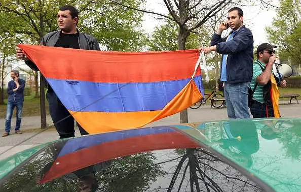 Армения: Пашинян прекрати протестите