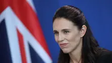 Премиерът на Нова Зеландия в кампания срещу пропускането на страната в географските карти