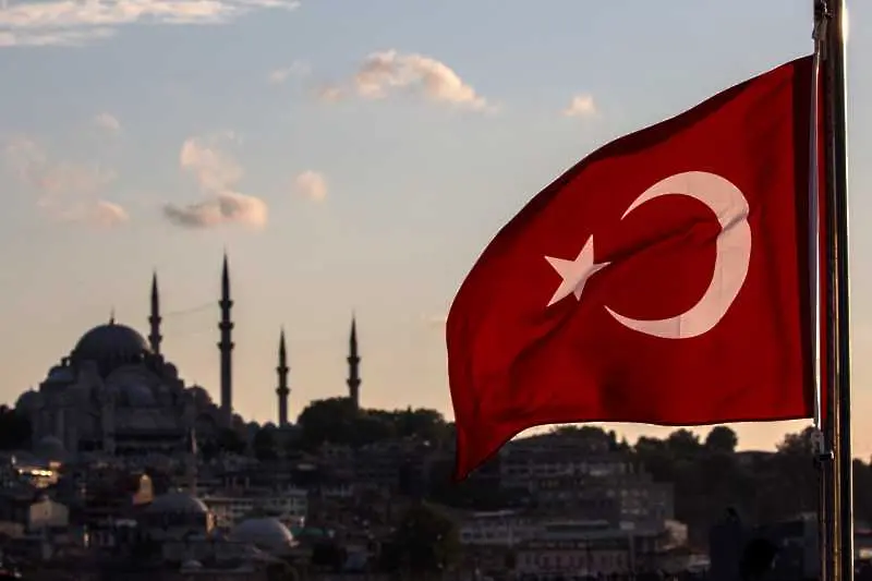 Турция арестува 150 военнослужещи за предполагаеми връзки с Гюлен