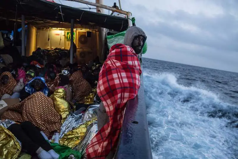 Италия ще приеме част от мигрантите на кораба Лайфлайн