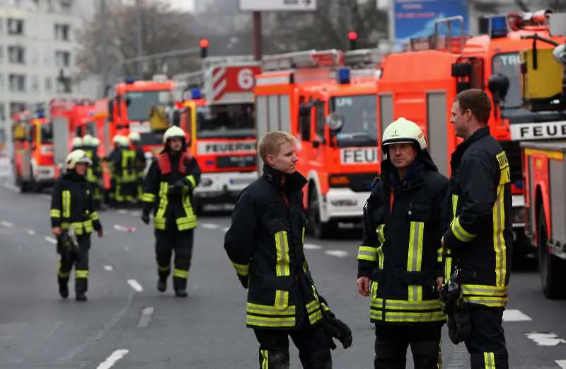 Трима души загинаха при мощна експлозия в жилищна сграда в Германия