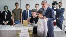 Президентът на Турция Реджеп Ердоган гласува в Истанбул
