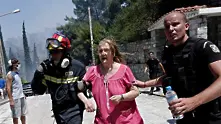 Над 700 души са евакуирани по море от горските пожари около Атина