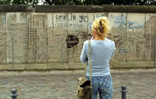 Откриха неизвестен досега участък от Берлинската стена