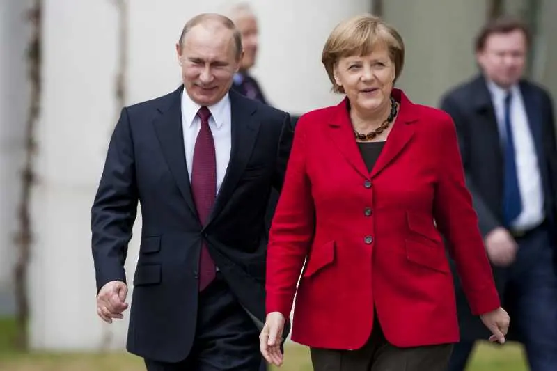 Меркел посреща Путин край Берлин в събота