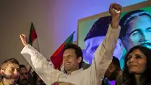 Бившият играч на крикет Имран Хан обяви победа на изборите в Пакистан