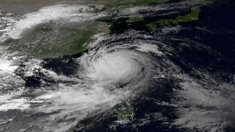 Мощен тайфун се очаква да удари Япония 