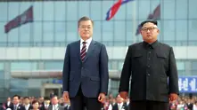 Мун Дже-ин бе посрещнат в Пхенян лично от Ким Чен-ун (снимки)
