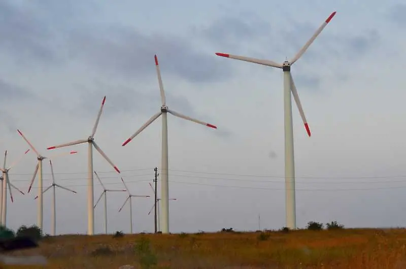 Фотоволтаични системи и ветрогенератори могат да озеленят Сахара