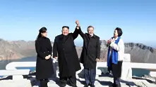 Лидерите на двете Кореи посетиха свещената планина Пекту