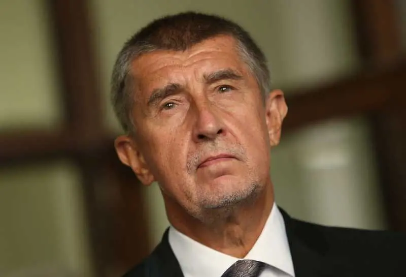 Управляващата партия в Чехия с лека преднина на изборите за Сенат