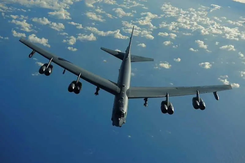 САЩ изпратиха бомбардировачи над Южнокитайско море