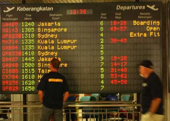 Няма българи на борда на катастрофиралия самолет в Индонезия