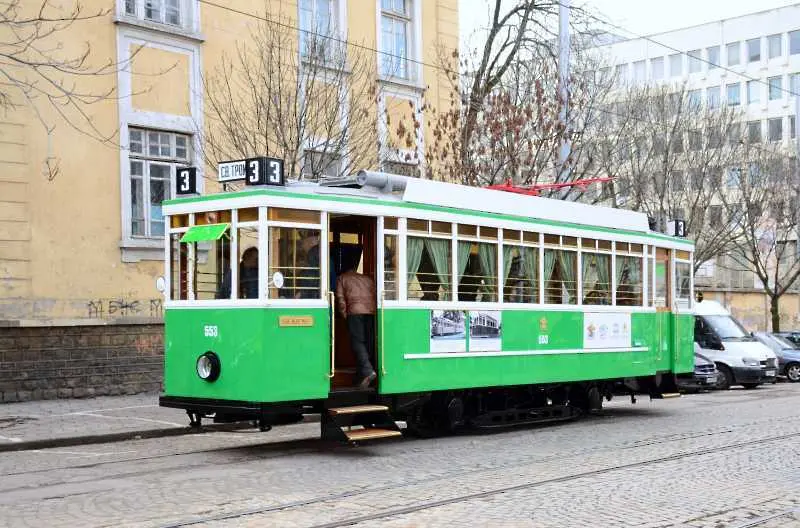 Ретро трамвай и запалване на светлините на градската коледна елха ще създадат предпразнично настроение в София