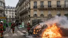 Франция обмисля да въведе извънредно положение