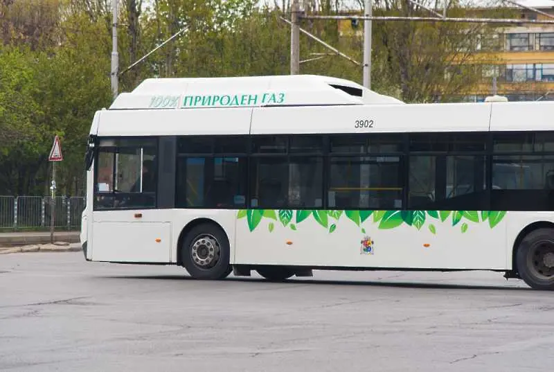 Нови 30 автобуса на газ тръгват в София от днес