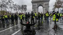 Париж в транспортна блокада днес, затвориха 40 станции на метрото 