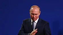 Причините да следим този театрализиран спектакъл стават все по-малко, пише Ведомости за пресконференцията на Путин