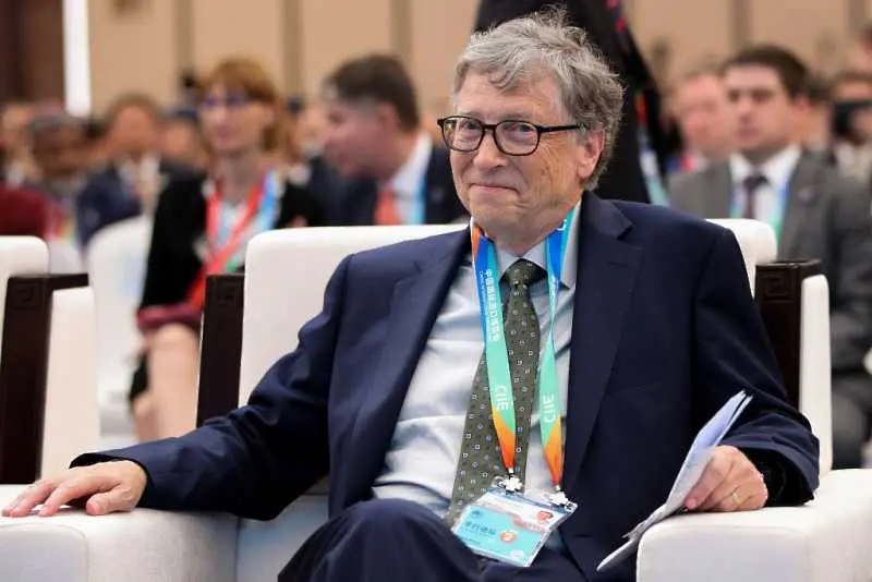 Бил Гейтс бе заснет да чака на опашка за бургери