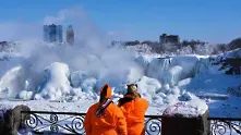 Ниагарският водопад замръзна