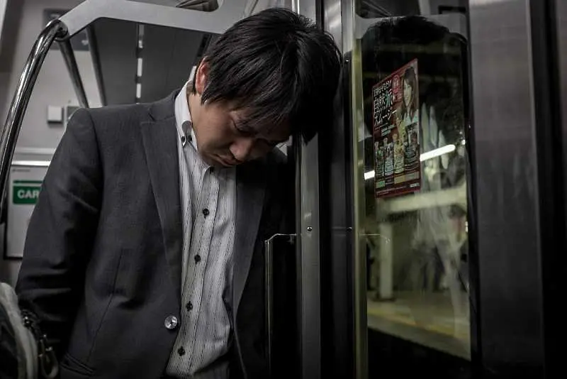 Японски компании предприемат мерки срещу епидемия от безсъние