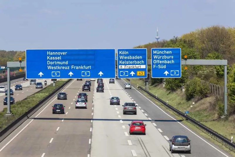 В Германия се карат да има ли ограничения на скоростта по аутобаните