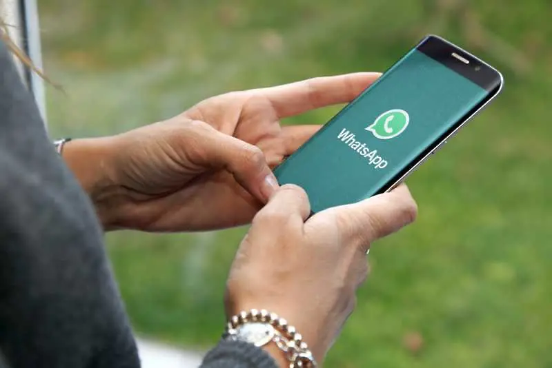 WhatsApp променя политиката си в битка с разпространението на слухове