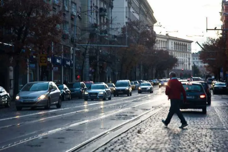 Над 1140 пешеходци глобени за неправилно пресичане от началото на 2019 г.
