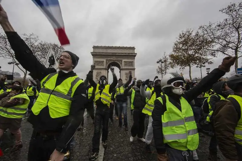 Почти 60 хиляди жълтите жилетки излязоха на протести във Франция вчера