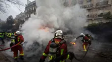 Седем души са загинали при тежък пожар в центъра на Париж