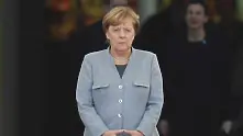 Меркел закри страницата си във Facebook. Но, остава на линия