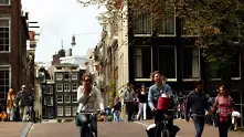 Караш колело и зяпаш в телефона - Холандия ще го забрани