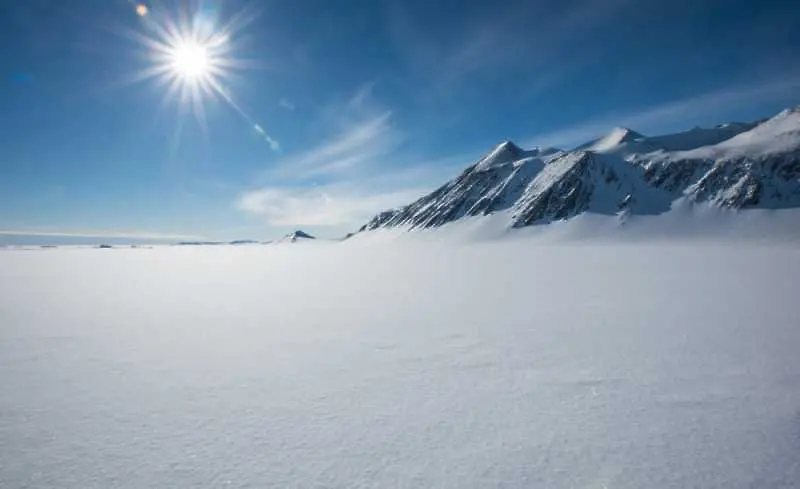 В Антарктида започна „Маратон на седем континента“