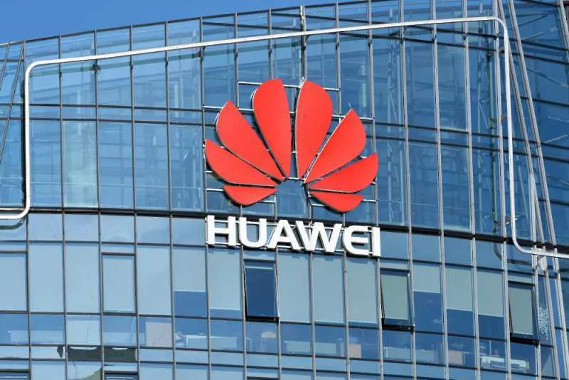 Huawei се сдоби с редица обвинения от САЩ, китайската компания отхвърля всичките